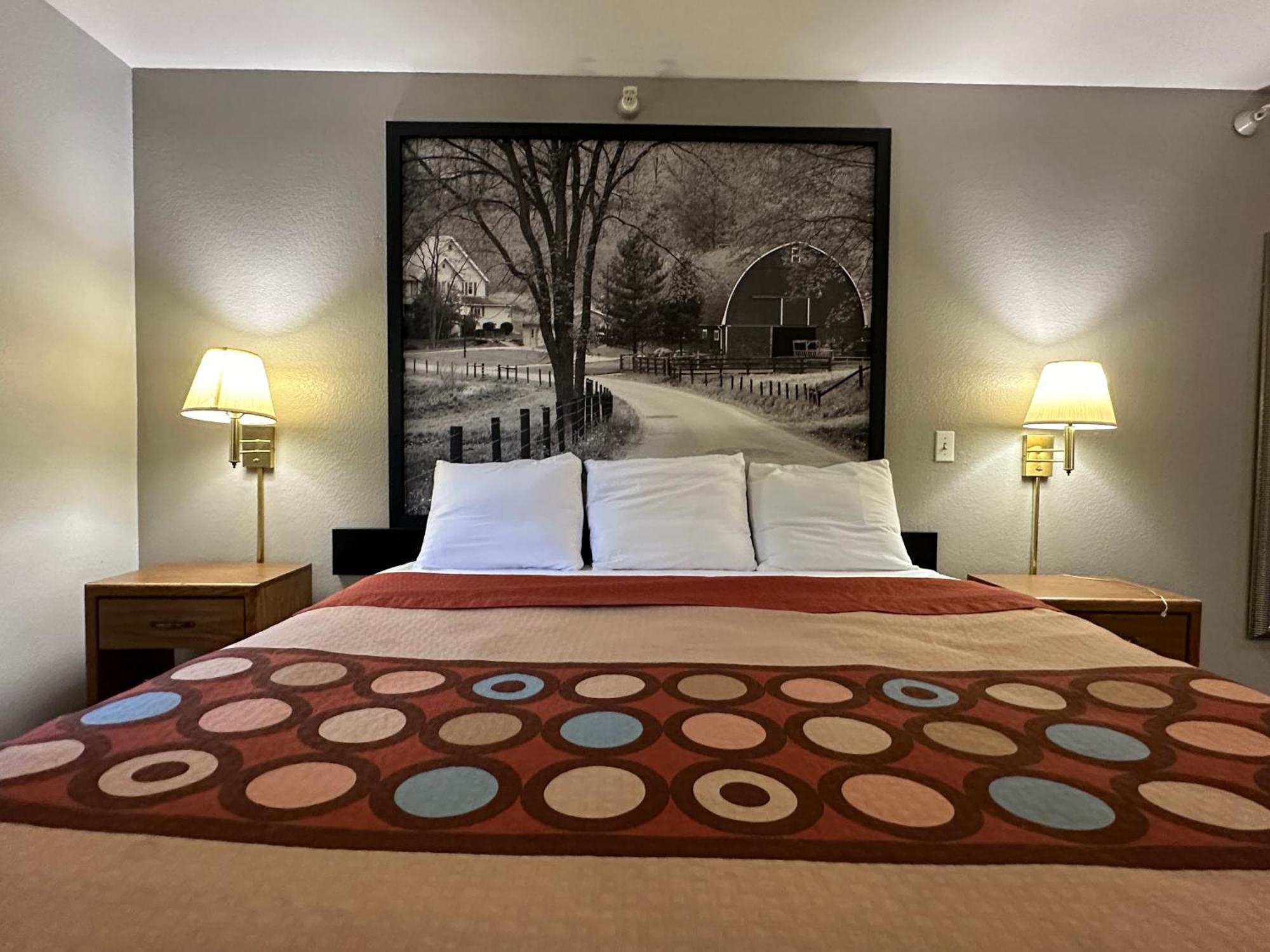 Hotel Super 8 By Wyndham Richfield Cleveland Exterior foto